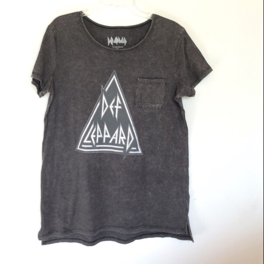 Def Leppard Graphic Pocket Tee